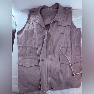 Beyove Women’s Activity Vest Size XL Khakiish Color EUC